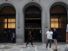 Ações brasileiras caem, real se recupera após ameaça de tarifa de 50% de Trump