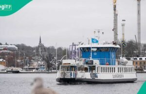 Dois presos, capitão investigado após balsa que transportava 267 pessoas encalhar