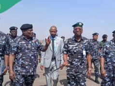 Polícia reforça segurança em escolas e centros de culto em Lagos