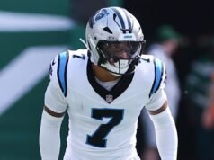 NFL suspende Tre’von Moehrig dos Panthers por um jogo por golpe baixo