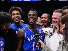Kansas se apoia em um ataque equilibrado para causar a primeira derrota no Tennessee