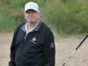 As partidas de golfe do segundo mandato de Trump devem custar US$ 300 milhões aos contribuintes dos EUA, enquanto o presidente atinge a marca de US$ 70 milhões