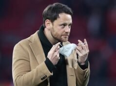 Christopher Vivell contatou o alvo do meio-campo do Man Utd de £ 25 milhões em comparação com Frenkie de Jong