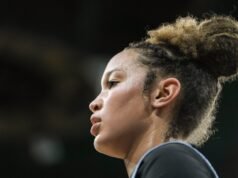 Brihanna Crittendon se compromete com o basquete feminino do Texas Longhorns