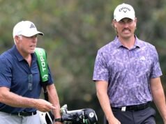 O ex-caddie de Tiger Woods, Steve Williams, ajuda Anthony Quayle a ter um início forte no Royal Queensland