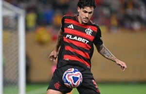 Pedro treina em campo e aumenta chances de reforçar o Flamengo na final da Libertadores