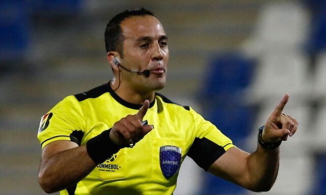 fernando-espinoza-arbitro-450271-192542.jpg