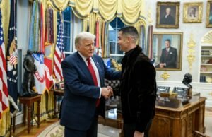 Casa Branca divulga foto de Cristiano Ronaldo ao lado de Trump no Salão Oval