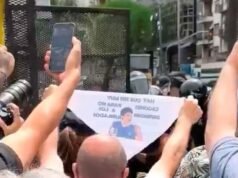 Marcha dos aposentados que exigem renda mínima de US$ 1.250.000