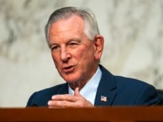 Senador republicano pede proibição e deportação de imigrantes ‘islâmicos’ por causa de tiroteio na Guarda Nacional