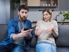 Querida Abby: Meu melhor amigo não faz mais parte da minha vida, mas minha esposa ainda mantém contato com ele