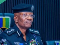 Comissão do Serviço Policial realiza reunião de partes interessadas sobre recrutamento de 50 mil policiais