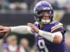 O quarterback dos Vikings, JJ McCarthy, limpa o protocolo de concussão