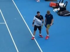 Cruz Hewitt atinge vencedor milagroso