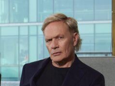 Músico do Straitjacket Fits discute novo documentário, Life in One Chord e turnê solo australiana