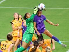 Denver Summit FC contrata a goleira veterana Abby Smith