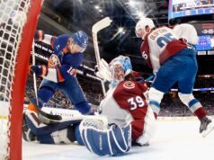 A seqüência de pontos do Avalanche termina em 17 jogos, com derrota por 6-3 para os Islanders