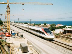 Grécia, Bulgária e Roménia preparam-se para iniciar a construção de um eixo ferroviário e rodoviário estratégico que melhorará significativamente a conectividade regional, as viagens e o comércio em toda a Europa