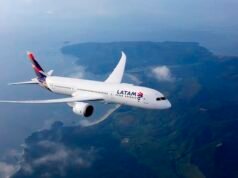Procon notifica Latam sobre restrição de acesso a banheiros em aeronaves