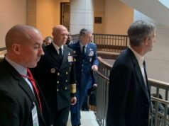 Novos detalhes sobre ataque de barco a sobreviventes após comandante da Marinha informar o Congresso